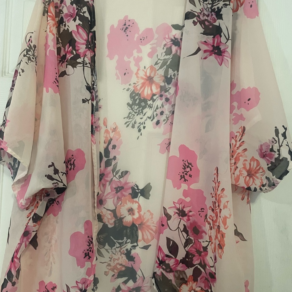 Elegant Floral Kimono in Pink and Black